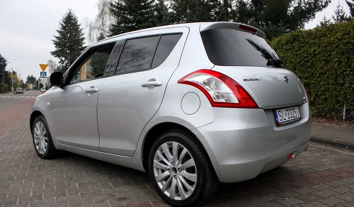 Suzuki Swift cena 17500 przebieg: 228000, rok produkcji 2011 z Poznań małe 67